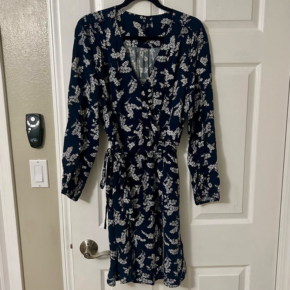 GAP Long Sleeve Navy with White Florals Wrap Dress